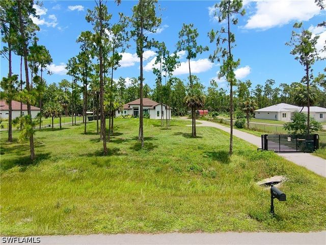 3677 8th AVE NE, Naples, FL 34120