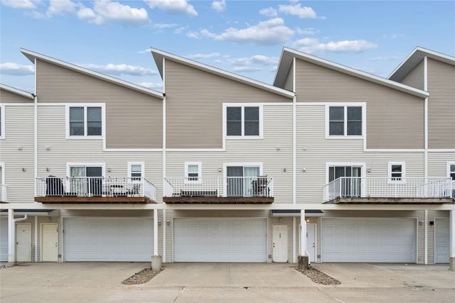 301 SE 11th Street 106, Grimes, IA 50111