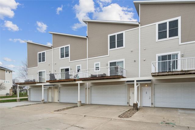 301 SE 11th Street 106, Grimes, IA 50111