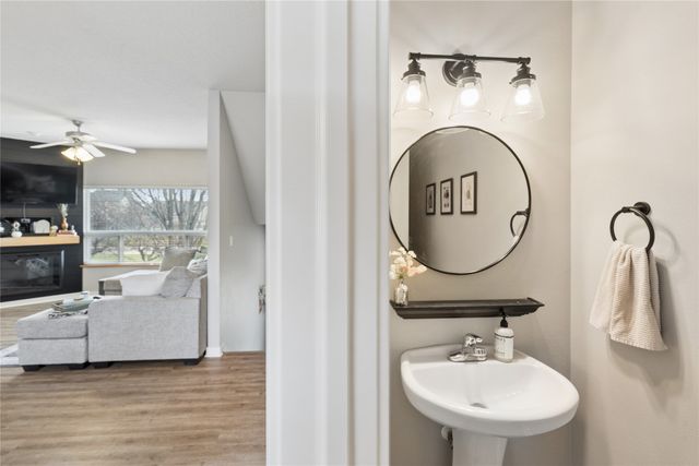 301 SE 11th Street 106, Grimes, IA 50111