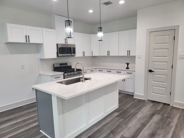 4618 Davenport Street, Houston, TX 77051