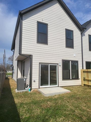 4618 Davenport Street, Houston, TX 77051