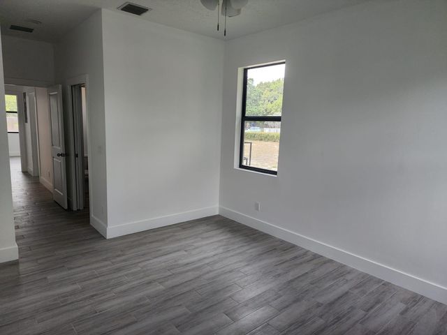 517 LA KIRKSEY Street, West Palm Beach, FL 33407