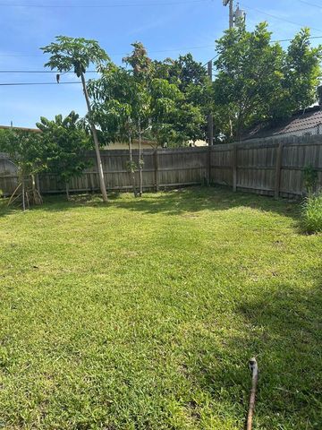 517 LA KIRKSEY Street, West Palm Beach, FL 33407