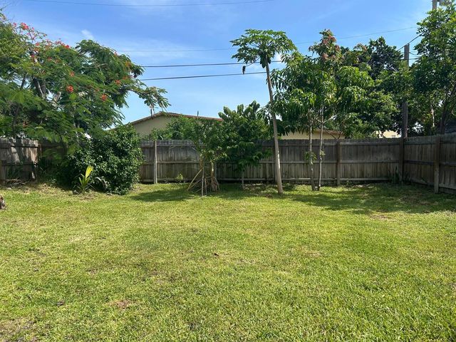 517 LA KIRKSEY Street, West Palm Beach, FL 33407