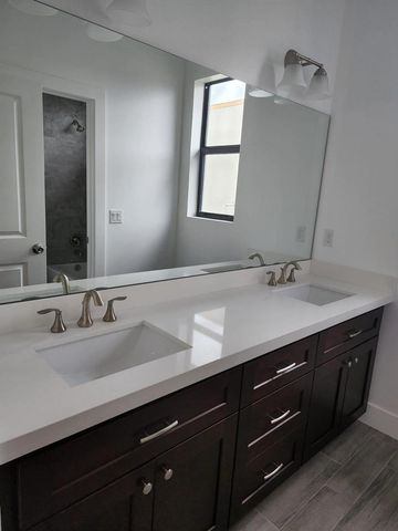 517 LA KIRKSEY Street, West Palm Beach, FL 33407