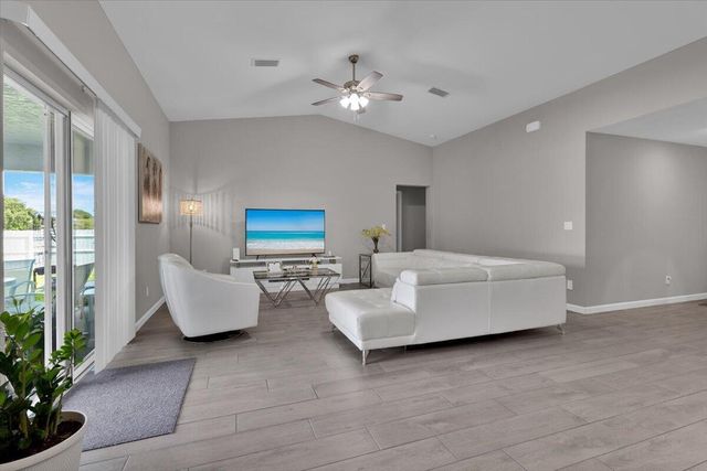449 SE Whitmore Drive, Port St. Lucie, FL 34984