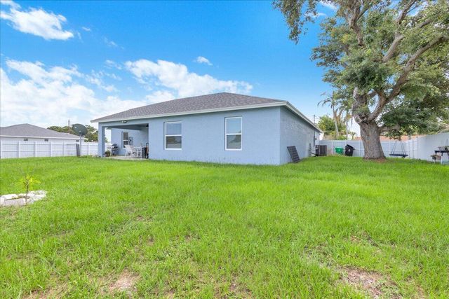 449 SE Whitmore Drive, Port St. Lucie, FL 34984
