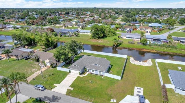 449 SE Whitmore Drive, Port St. Lucie, FL 34984