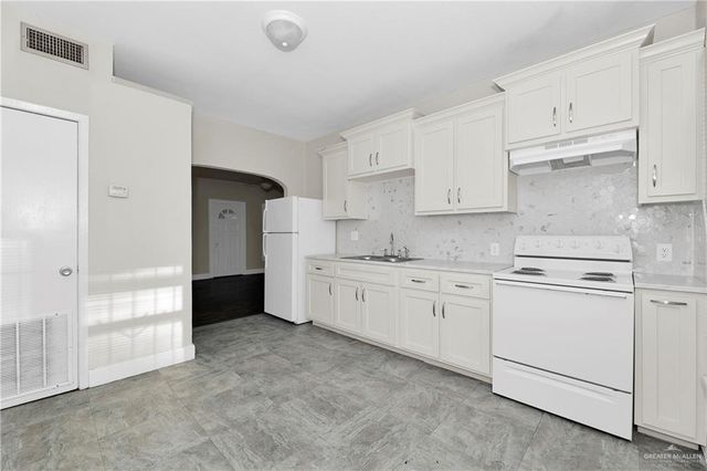 800 S Texas Boulevard, Weslaco, TX 78596