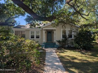 446 Ballentine Street, Bay Saint Louis, MS 39520