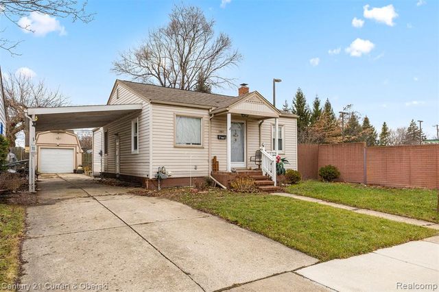 1827 Cleophus Pkwy, Lincoln Park, MI 48146