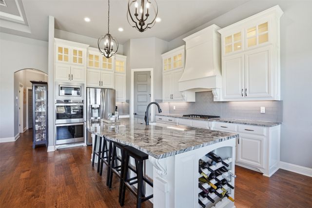 108 Spieth Court, Granbury, TX 76048