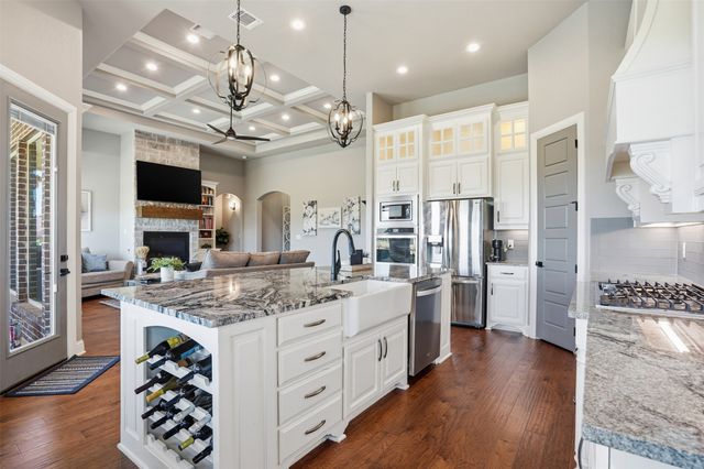 108 Spieth Court, Granbury, TX 76048