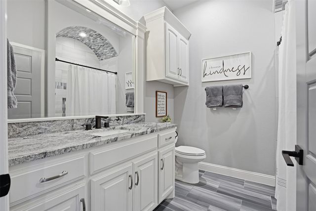 108 Spieth Court, Granbury, TX 76048