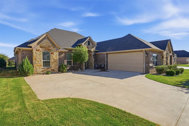 108 Spieth Court, Granbury, TX 76048
