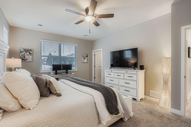 13627 Applewood Trail, Rosemount, MN 55068