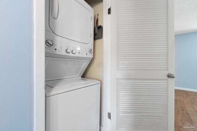 1100 Shoreline Dr 217, Gulf Breeze, FL 32561