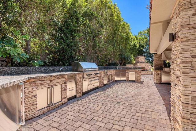 6999 Royal Birkdale Place, Rancho Santa Fe, CA 92067