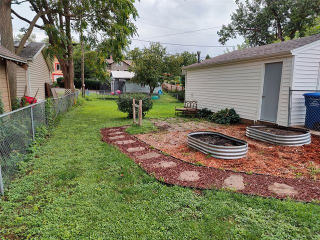 712 40th Street, Des Moines, IA 50312