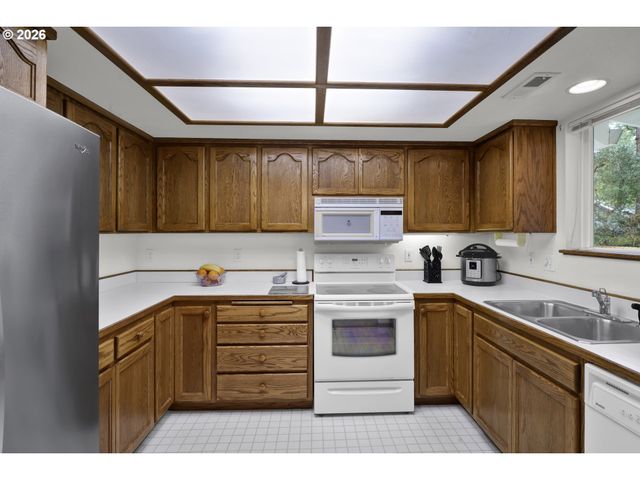 2191 WILLOW St, Florence, OR 97439