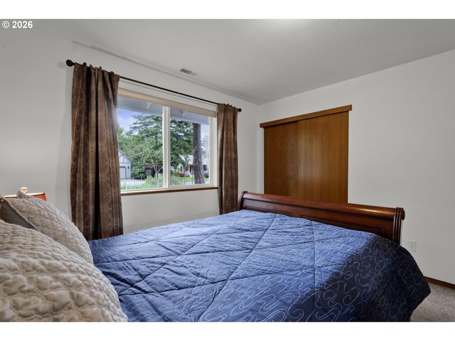 2191 WILLOW St, Florence, OR 97439