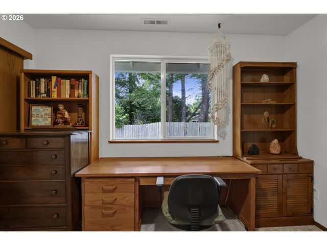 2191 WILLOW St, Florence, OR 97439