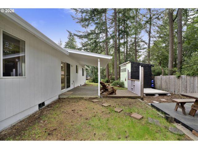 2191 WILLOW St, Florence, OR 97439