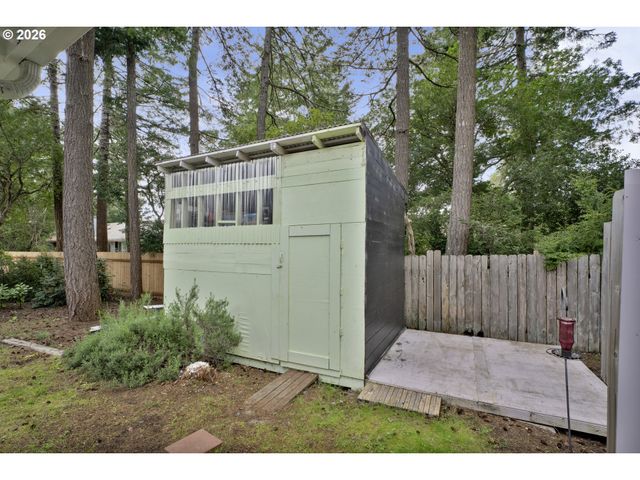 2191 WILLOW St, Florence, OR 97439