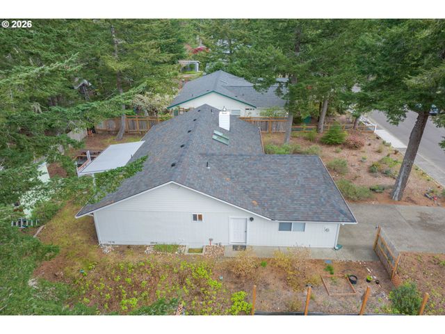 2191 WILLOW St, Florence, OR 97439