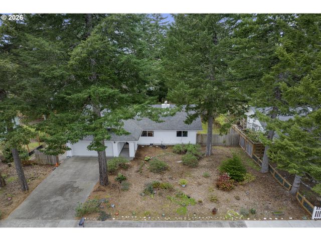 2191 WILLOW St, Florence, OR 97439