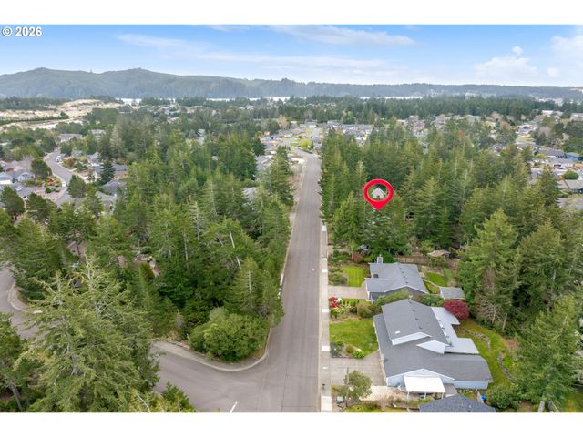 2191 WILLOW St, Florence, OR 97439