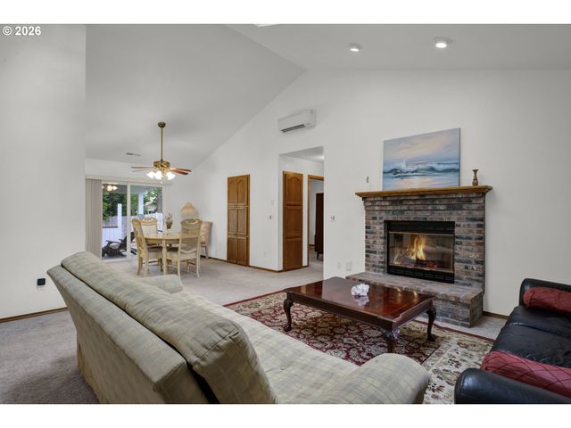 2191 WILLOW St, Florence, OR 97439