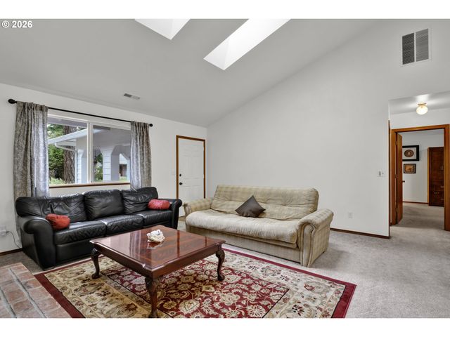 2191 WILLOW St, Florence, OR 97439