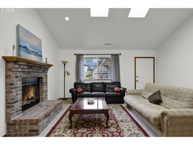 2191 WILLOW St, Florence, OR 97439