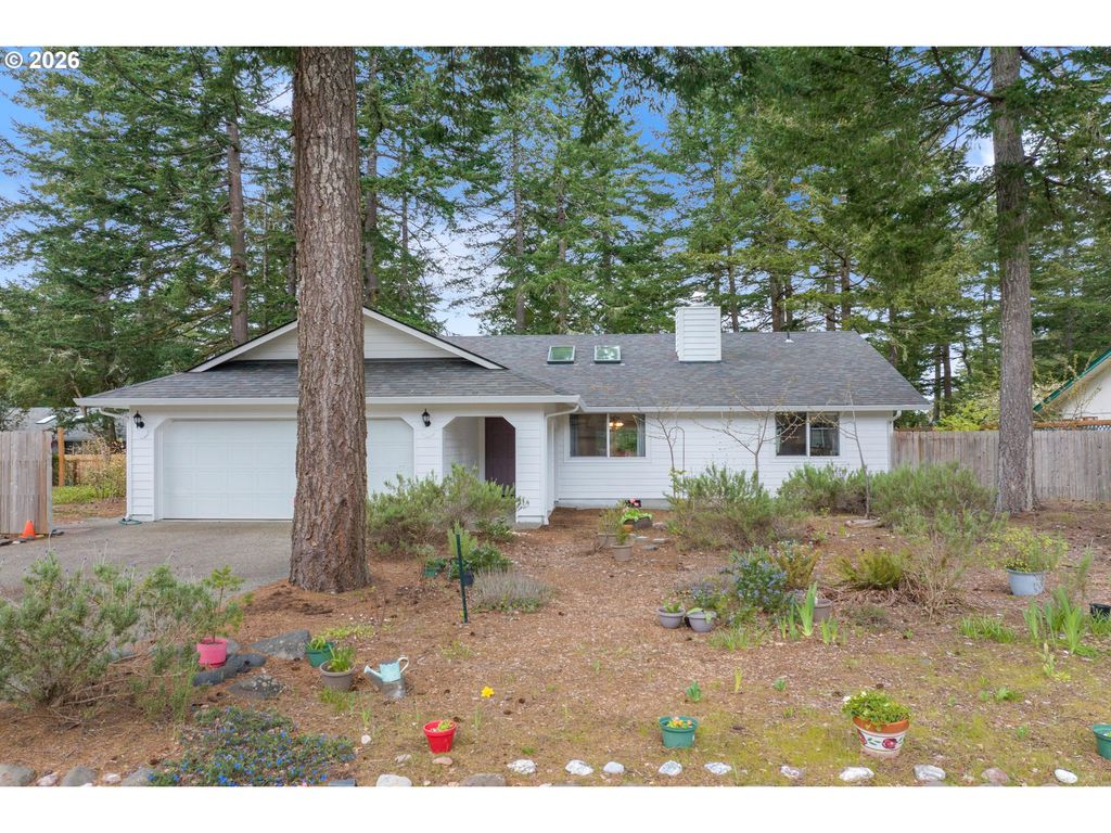 2191 WILLOW St, Florence, OR 97439