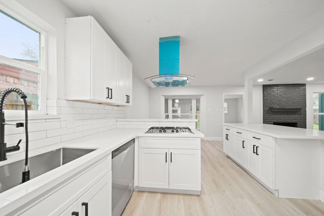 7435 Neal Ridge Drive, Houston, TX 77489