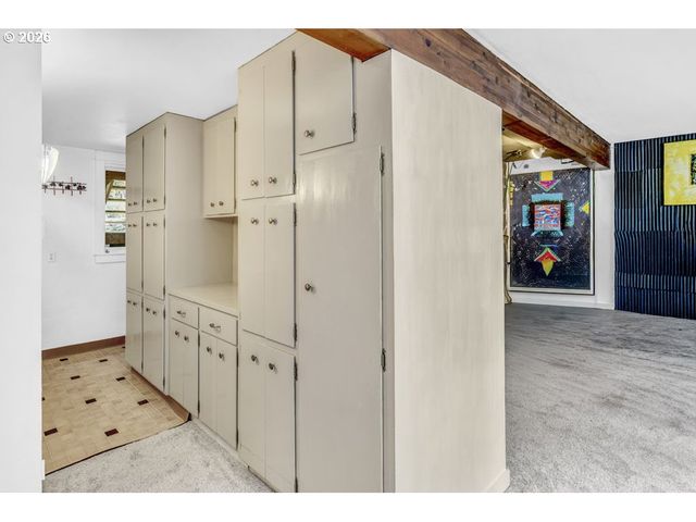 18978 Sw ARROWWOOD Ave, Lake Oswego, OR 97035