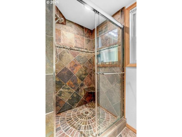 18978 Sw ARROWWOOD Ave, Lake Oswego, OR 97035