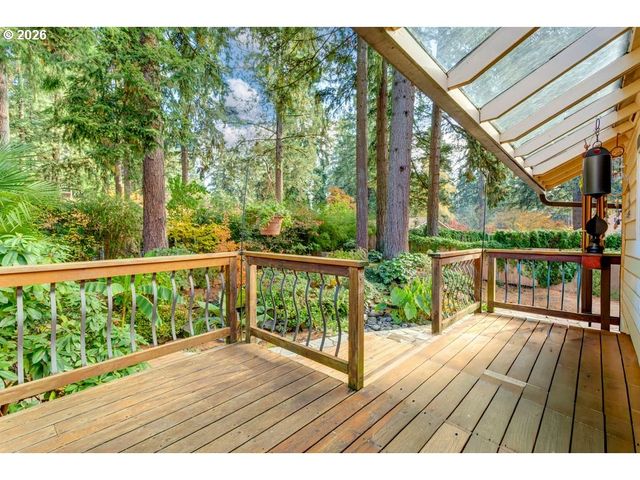 18978 Sw ARROWWOOD Ave, Lake Oswego, OR 97035
