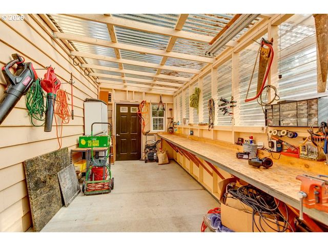 18978 Sw ARROWWOOD Ave, Lake Oswego, OR 97035