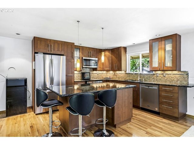 18978 Sw ARROWWOOD Ave, Lake Oswego, OR 97035