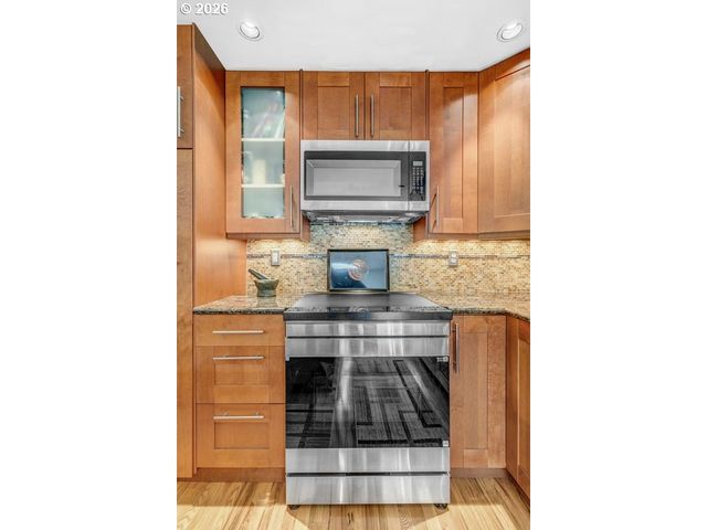 18978 Sw ARROWWOOD Ave, Lake Oswego, OR 97035