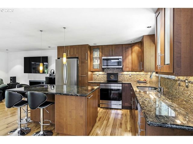 18978 Sw ARROWWOOD Ave, Lake Oswego, OR 97035