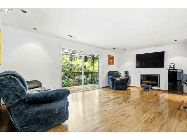 18978 Sw ARROWWOOD Ave, Lake Oswego, OR 97035