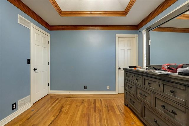 32910 E Oak Hill School Road, Oak Grove, MO 64075