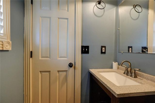 32910 E Oak Hill School Road, Oak Grove, MO 64075