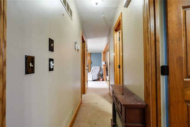 32910 E Oak Hill School Road, Oak Grove, MO 64075