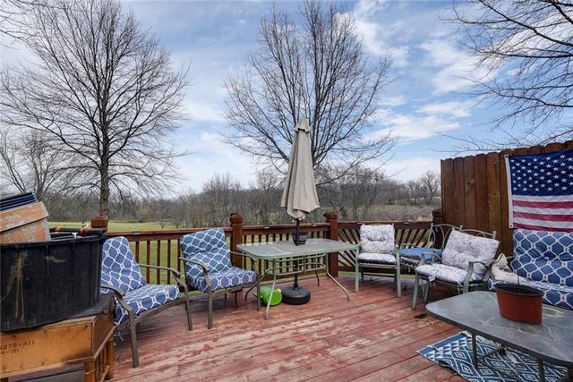 32910 E Oak Hill School Road, Oak Grove, MO 64075