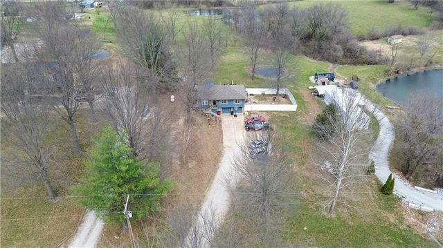 32910 E Oak Hill School Road, Oak Grove, MO 64075